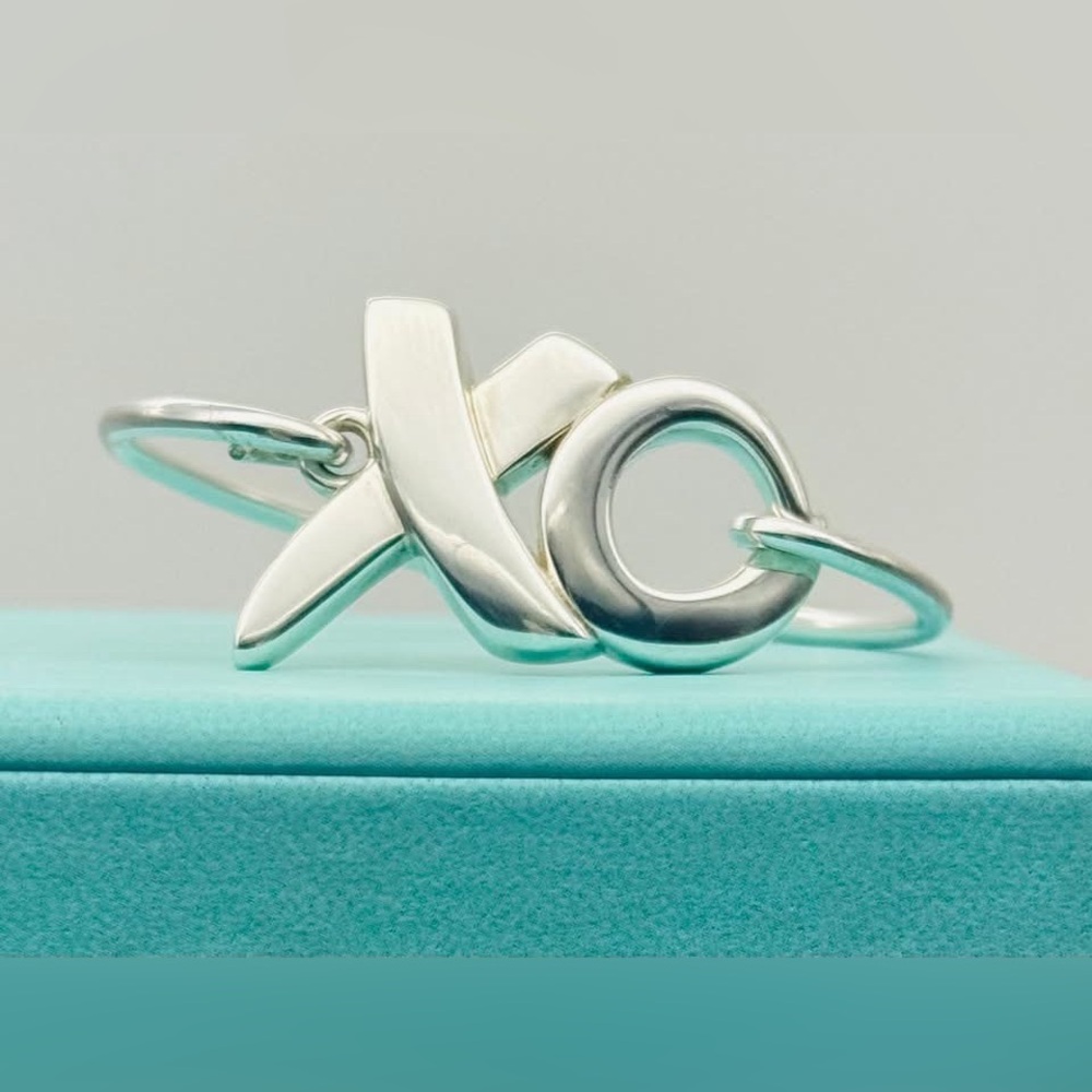 Tiffany & Co Silver Retired Picasso XO Hug and Kiss Hinged Bangle Bracelet EUC - Picture 2 of 8